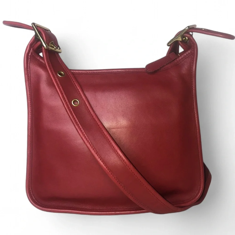 COACH Legacy Zip Red Glove-Tanned Leather Shoulder Bag Vintage 9966 COA